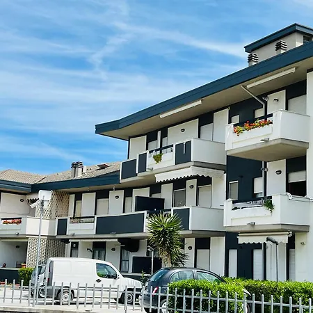 First Line Sea View Caravella * Silvi Marina