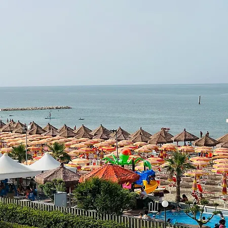 First Line Sea View Caravella * Silvi Marina